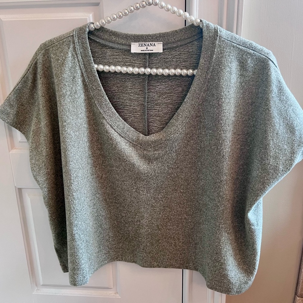 Zenana Women's V-Neck Light Olive Crop Top